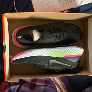 Nike Epic React Flyknit 2